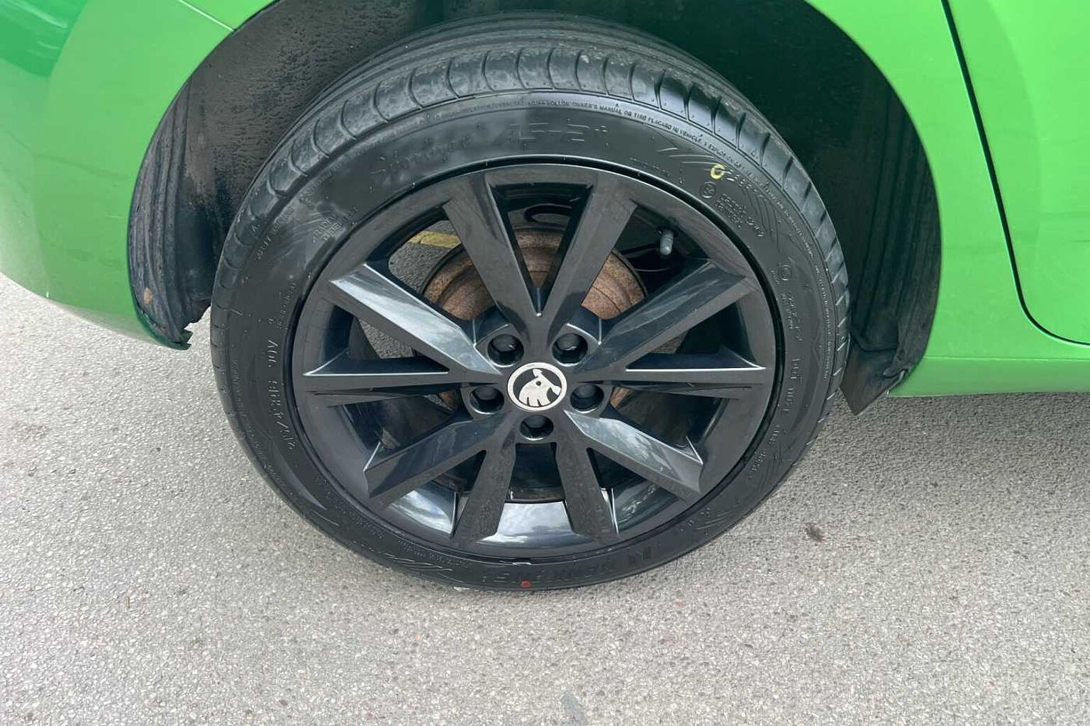 SKODA FABIA 1.0 MPI Colour Edition 5dr